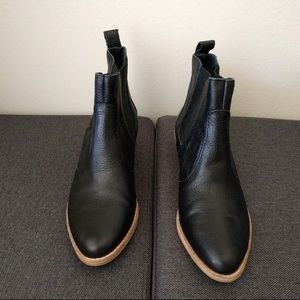 Gap Chelsea Boots
